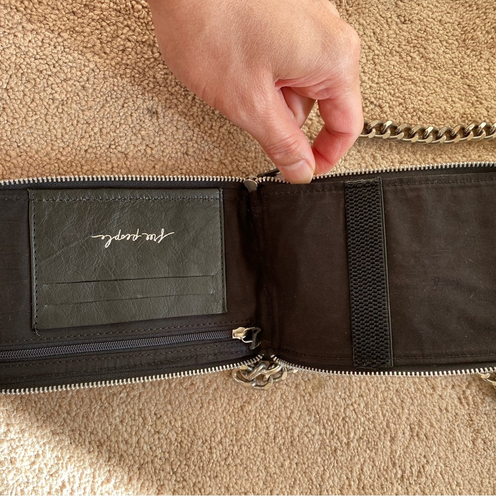 Chic Black Leather Crossbody Bag - Picture 3 of 6